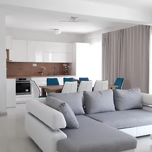 villa-apartments-karmel.hotels-in-trogir.com/
